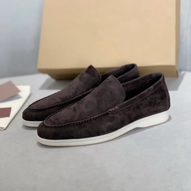 Gerlina – Klassische Slipper mit Kontrastsohle
