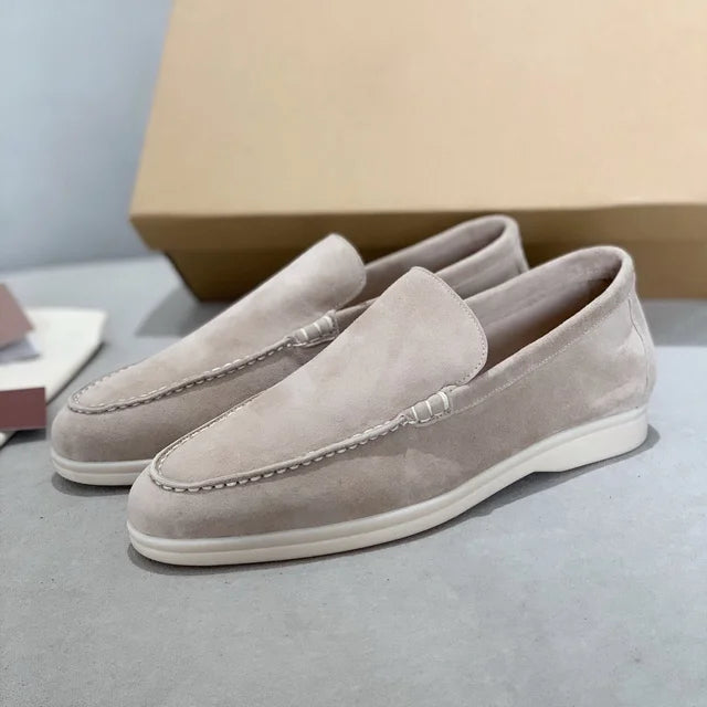 Gerlina – Klassische Slipper mit Kontrastsohle